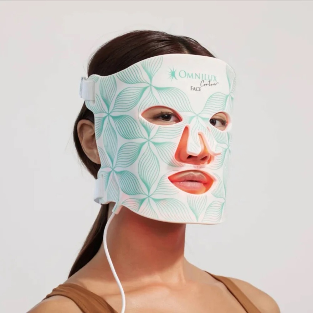 LIKE NEW: Omniluxe LED Face Mask